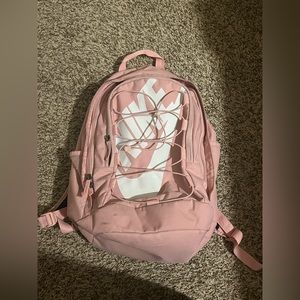 Slightly dirty pink Nike backpack ! 🎒💘